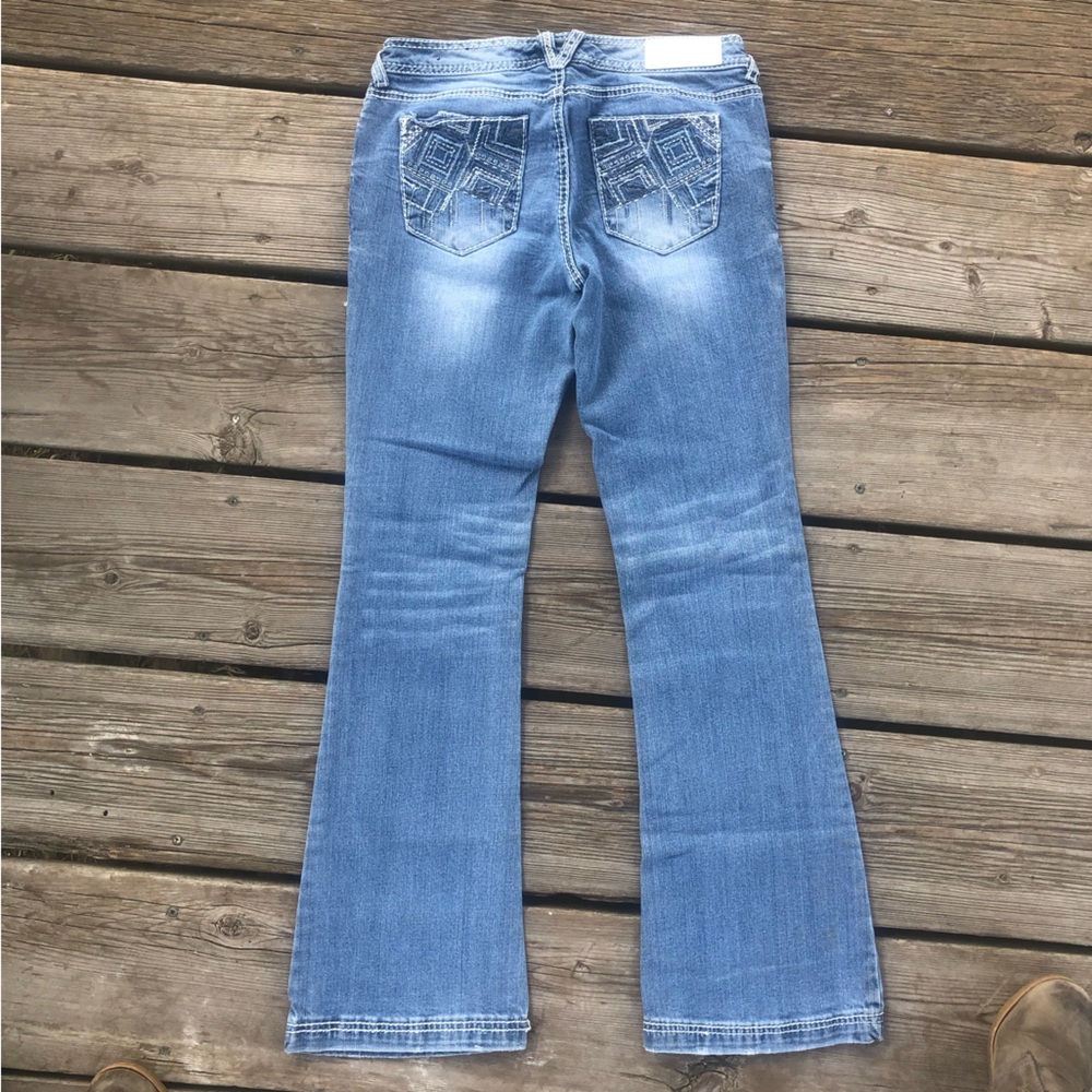 Ariya Woman’s bootcut jeans size 7/8.  EUC! No flap pocket!❤️